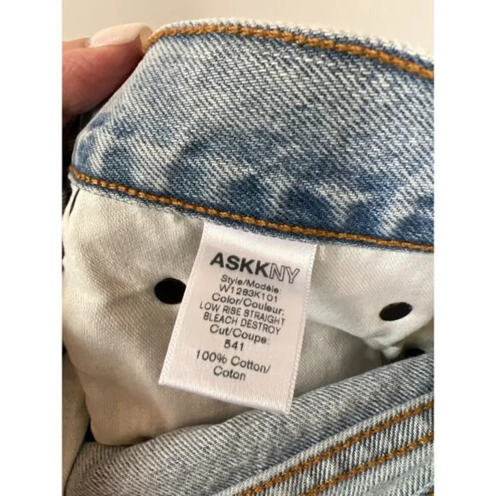 NEW ASKK NY Frayed Hem Distressed Detailing Crop Jeans Light Blue Wash Size: 25